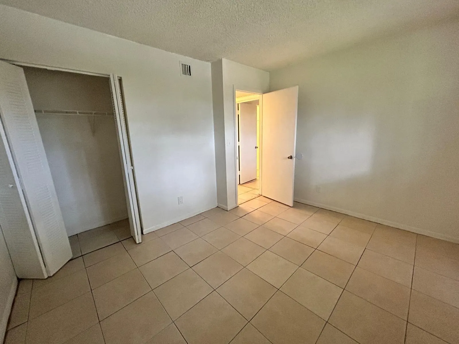6900 SW 39th St, #305J