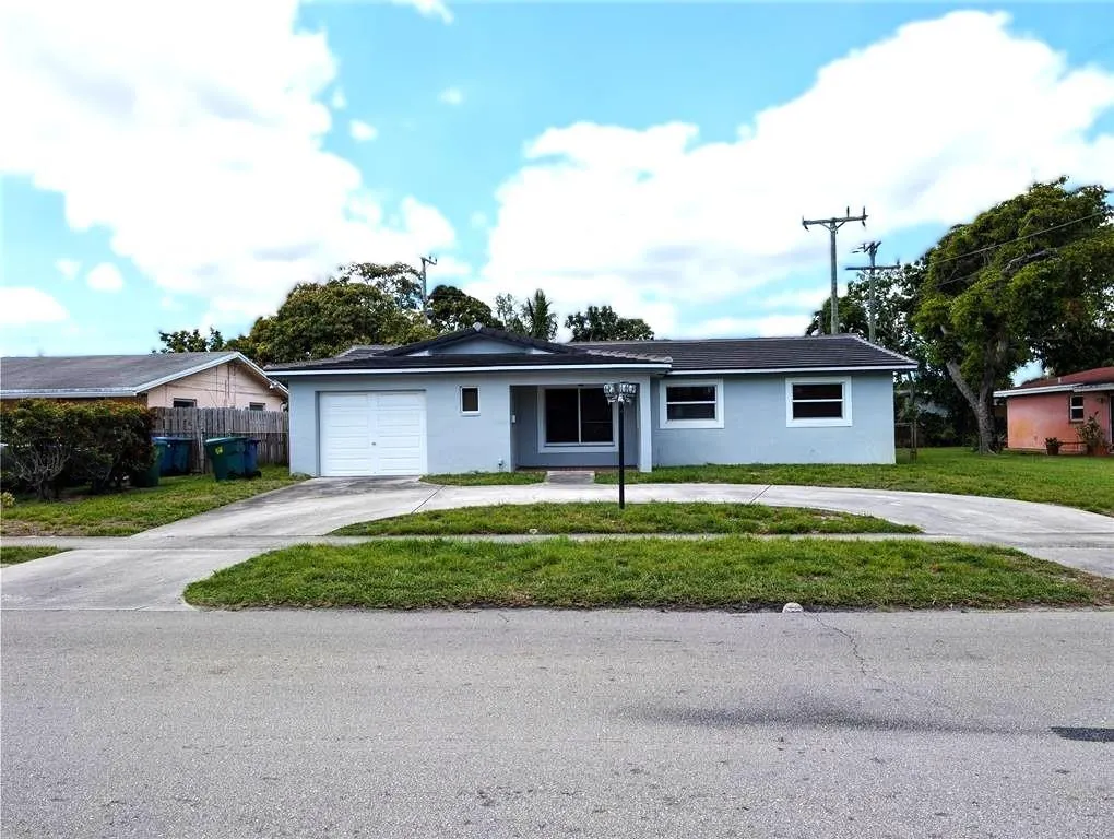 1131 NW 43rd Ave