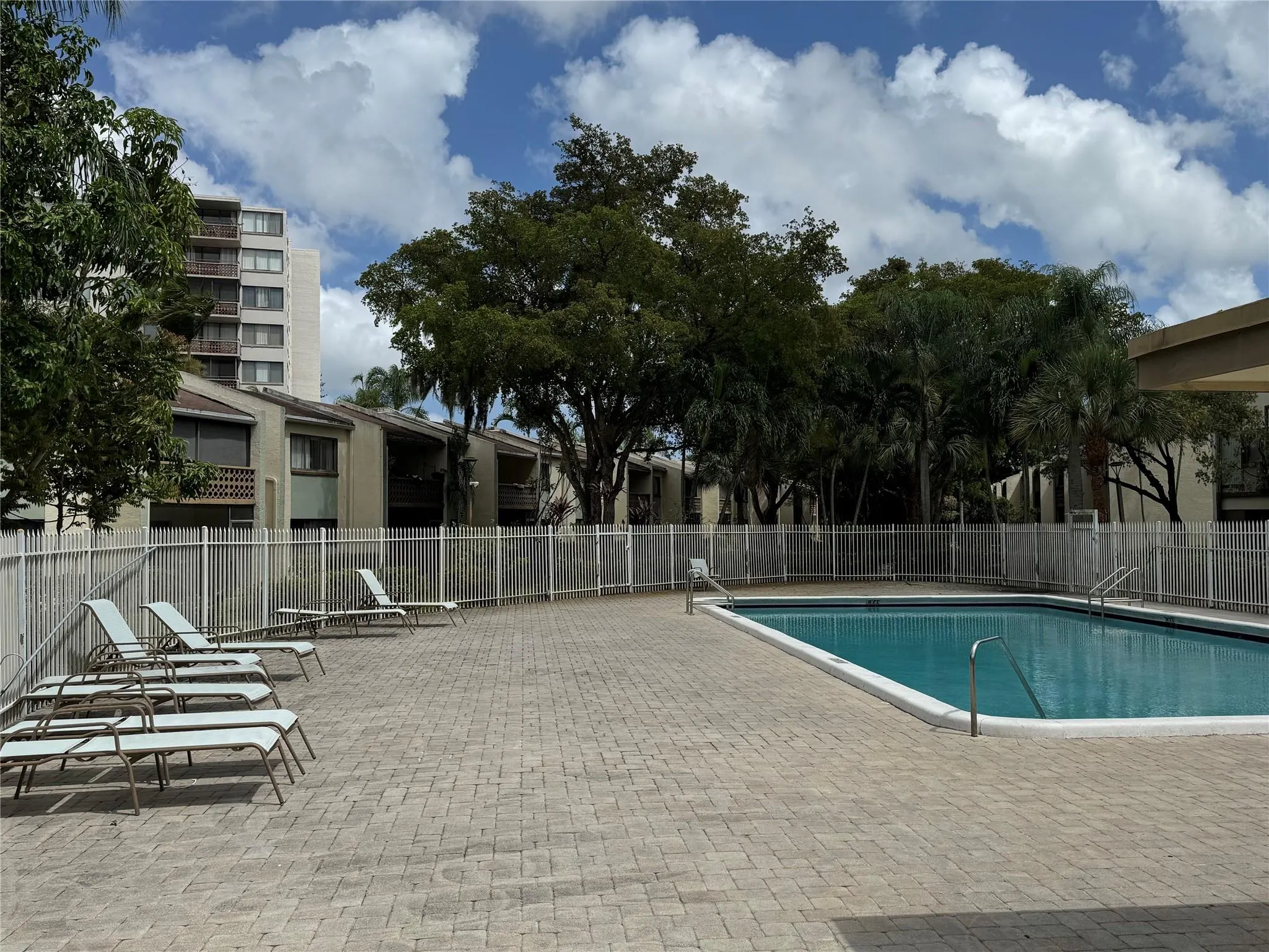 4222 Inverrary Blvd, #4702