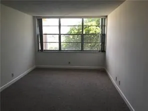 2761 Taft St, #409