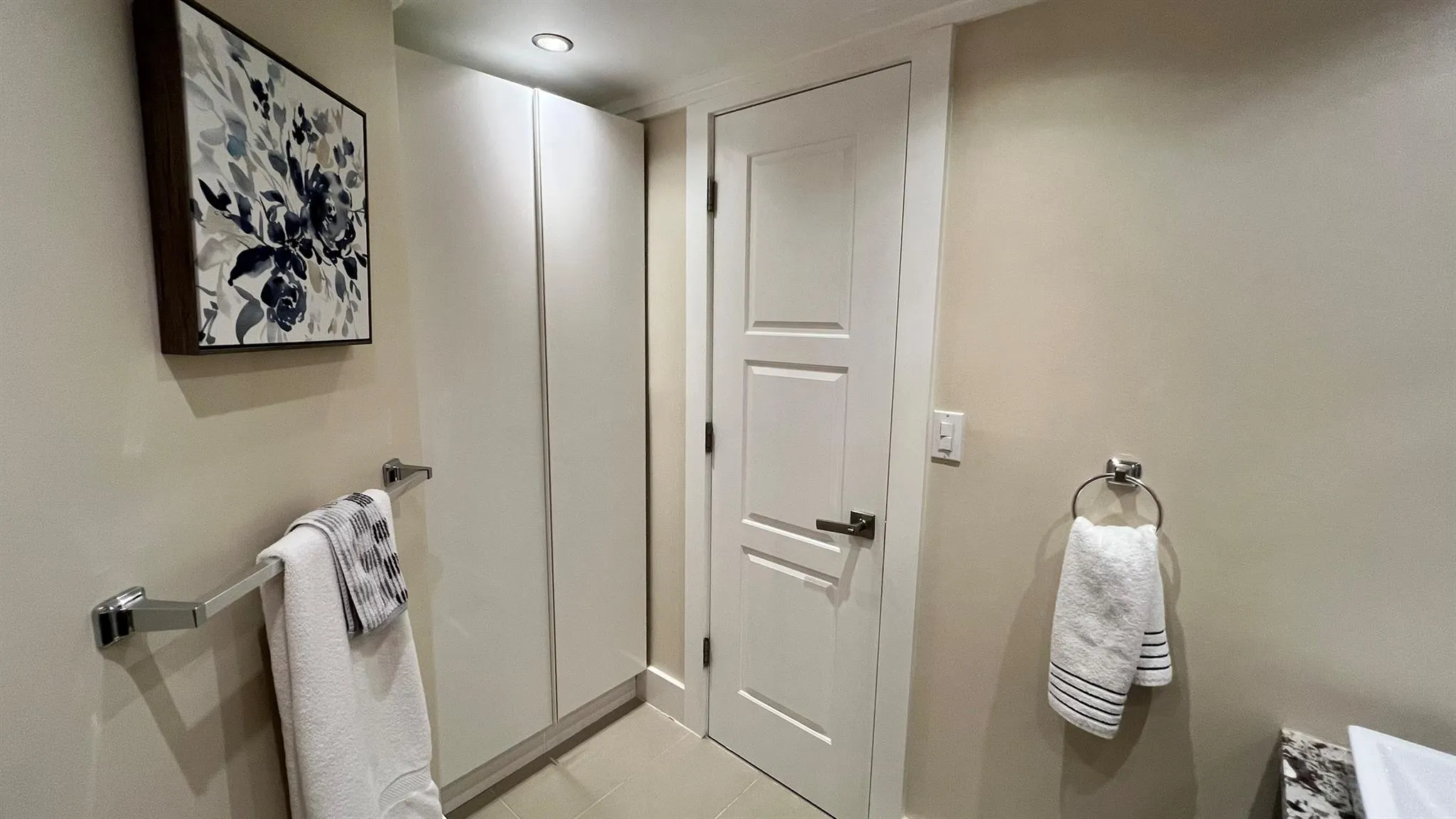 831 Lyons Rd, #23201