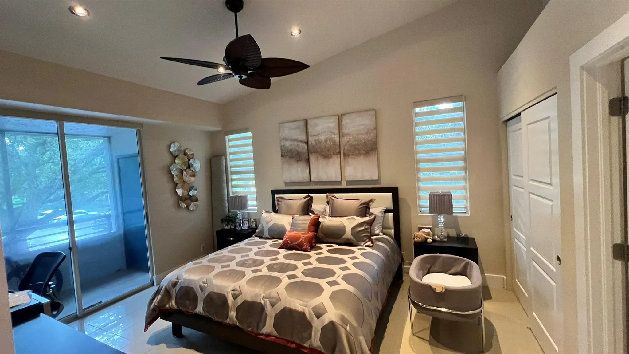 831 Lyons Rd, #23201