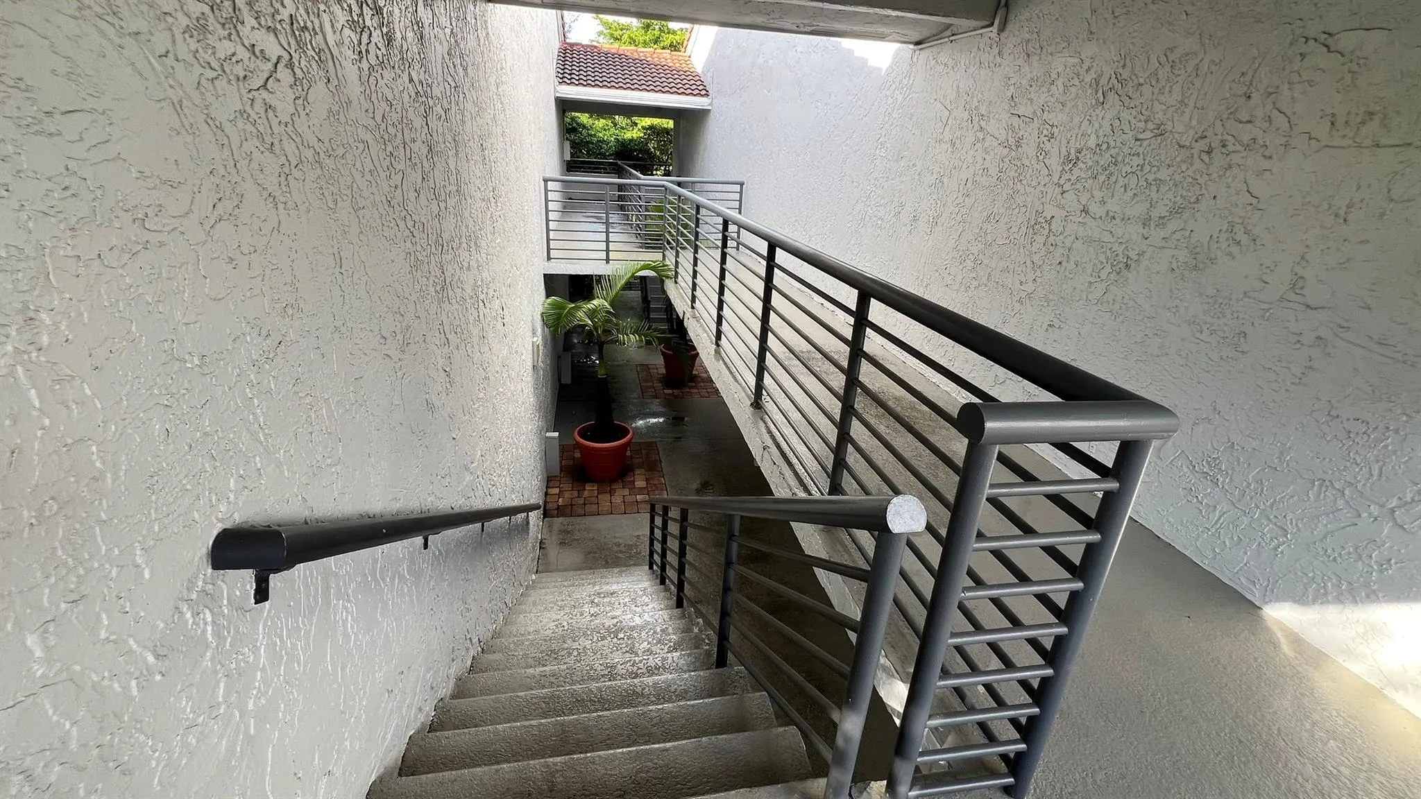 831 Lyons Rd, #23201