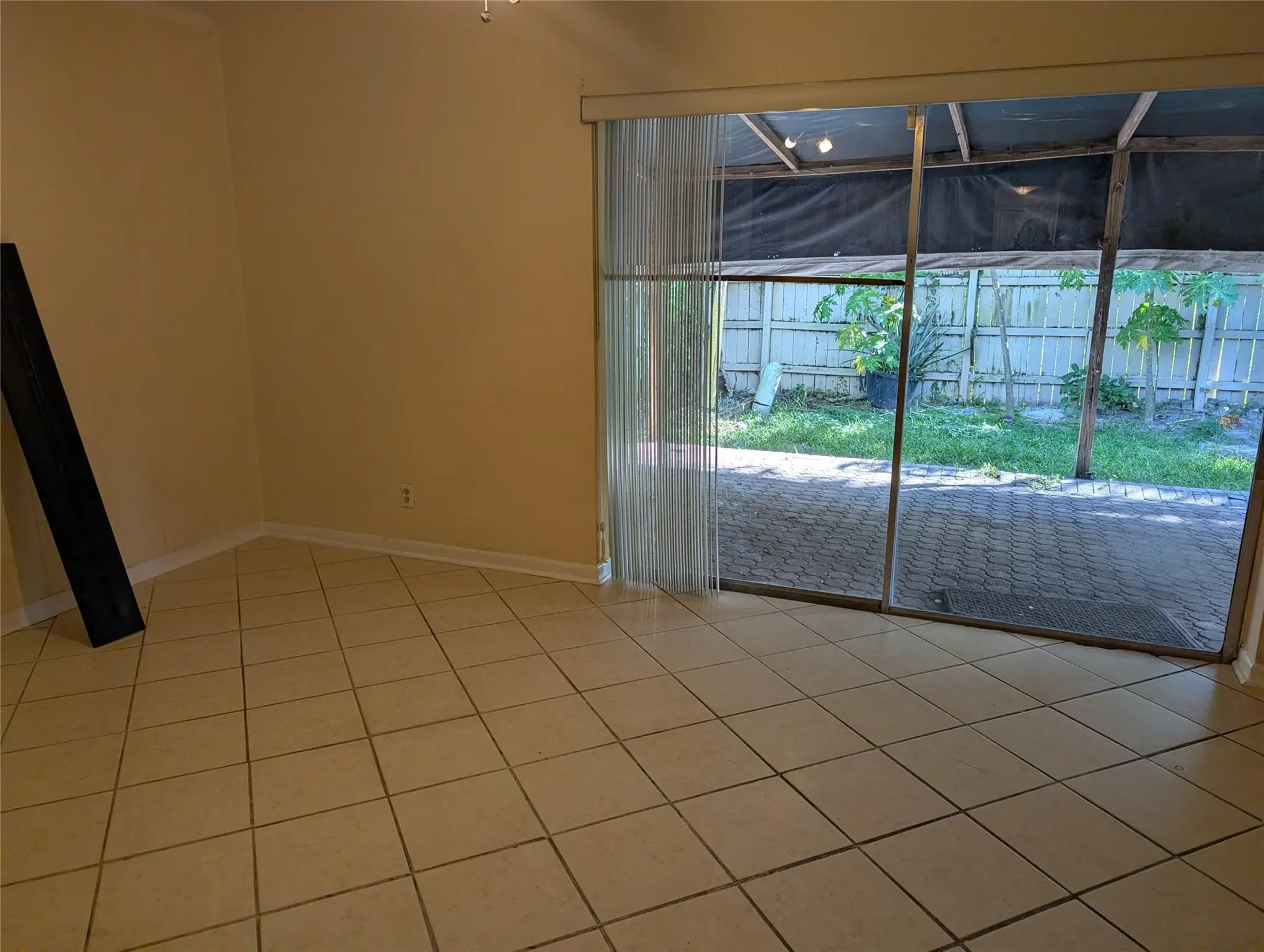 7502 NW 44th Ct, #B