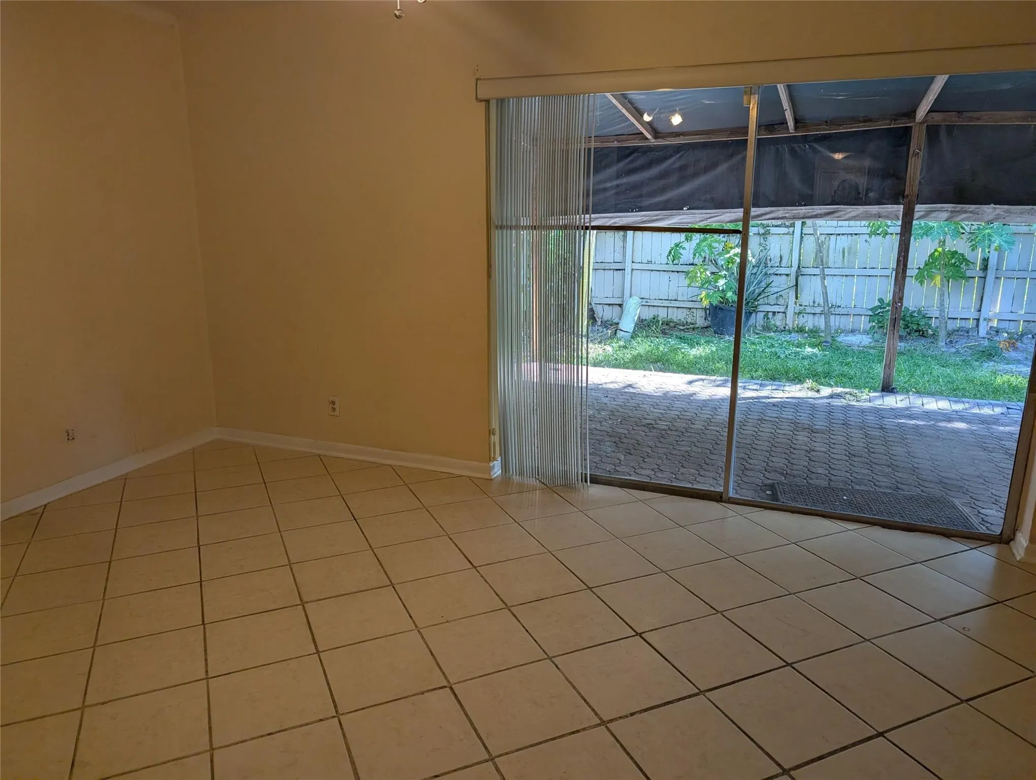 7502 NW 44th Ct, #B