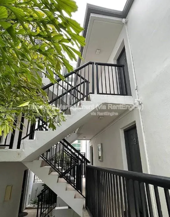 150 SW 10th St, #2