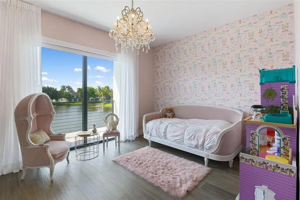 16552 Botaniko Dr S