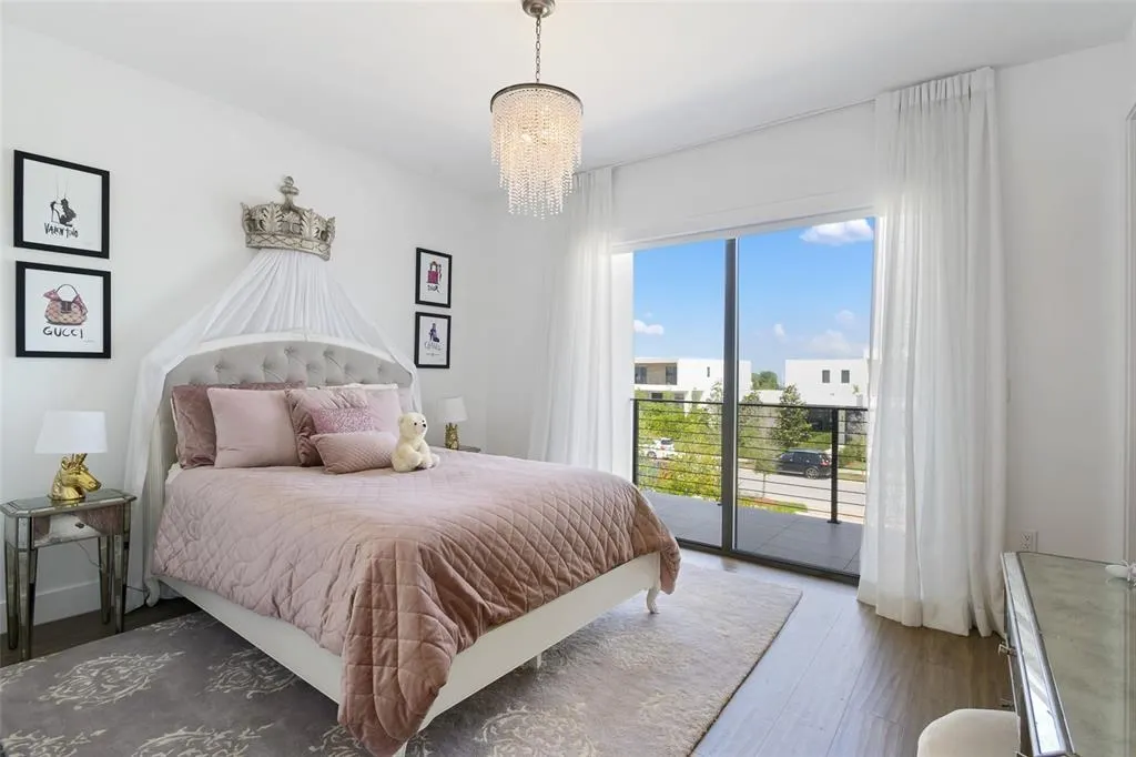 16552 Botaniko Dr S