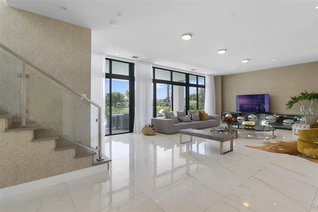 16552 Botaniko Dr S