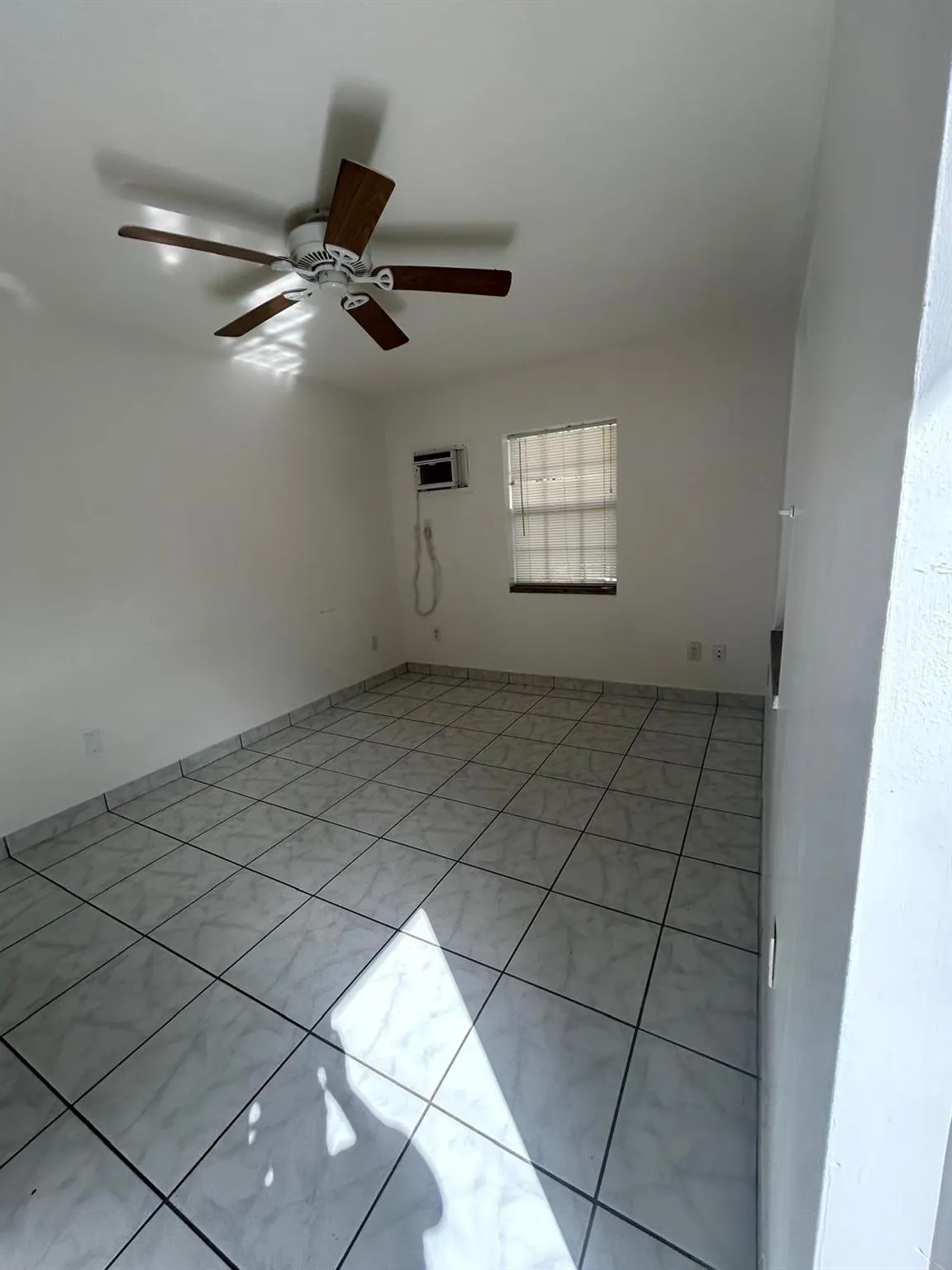 31 SW 10th St, #2