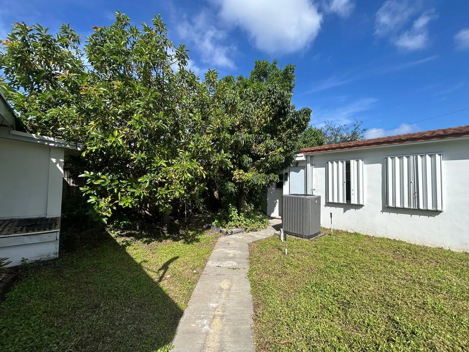 31 SW 10th St, #2