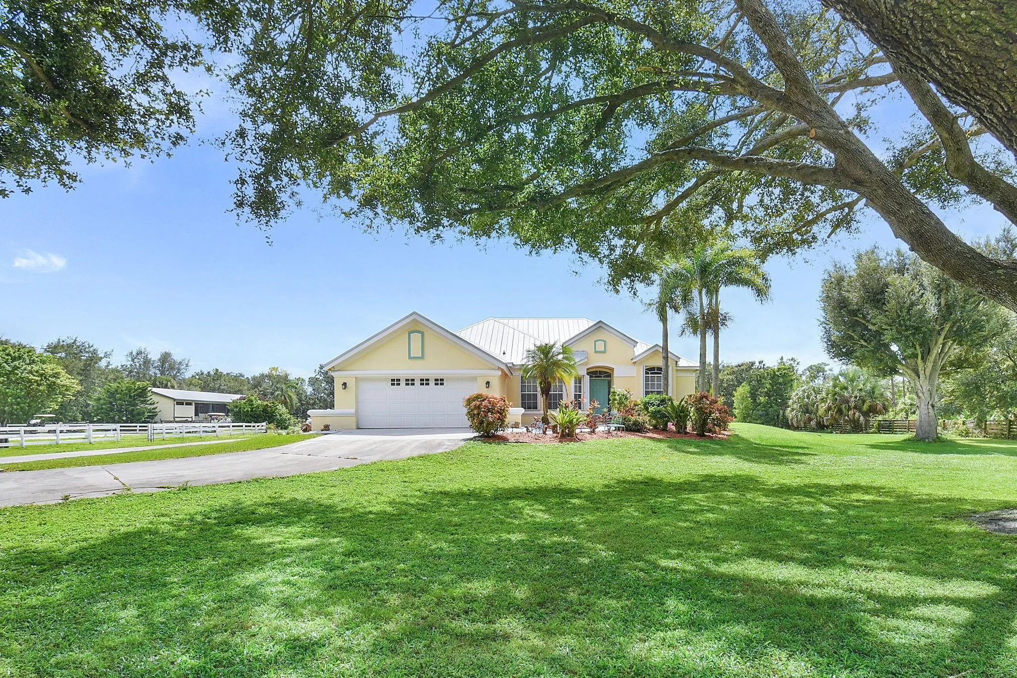 5602 SW sunshine Farms way
