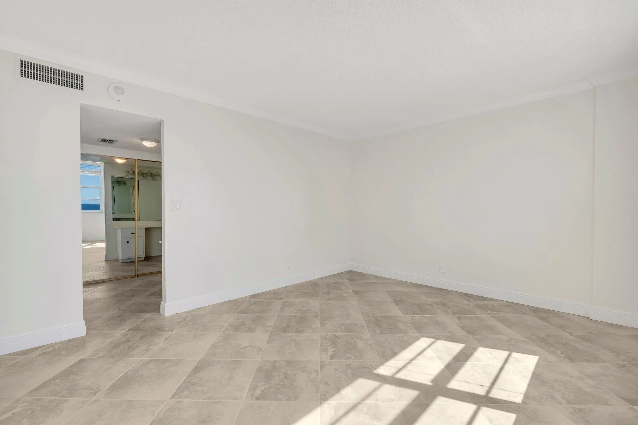 750 N Ocean Blvd, #1104