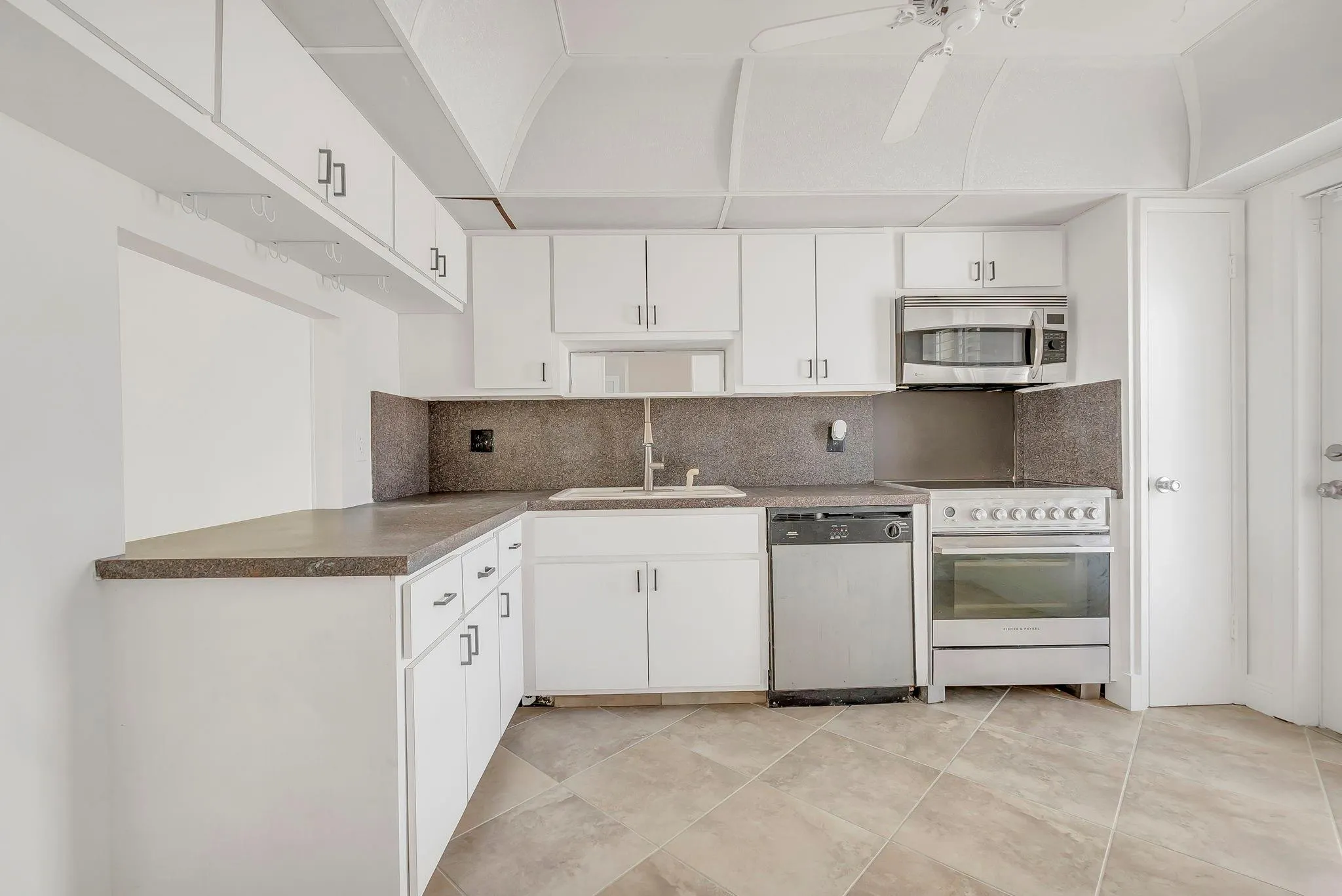 750 N Ocean Blvd, #1104