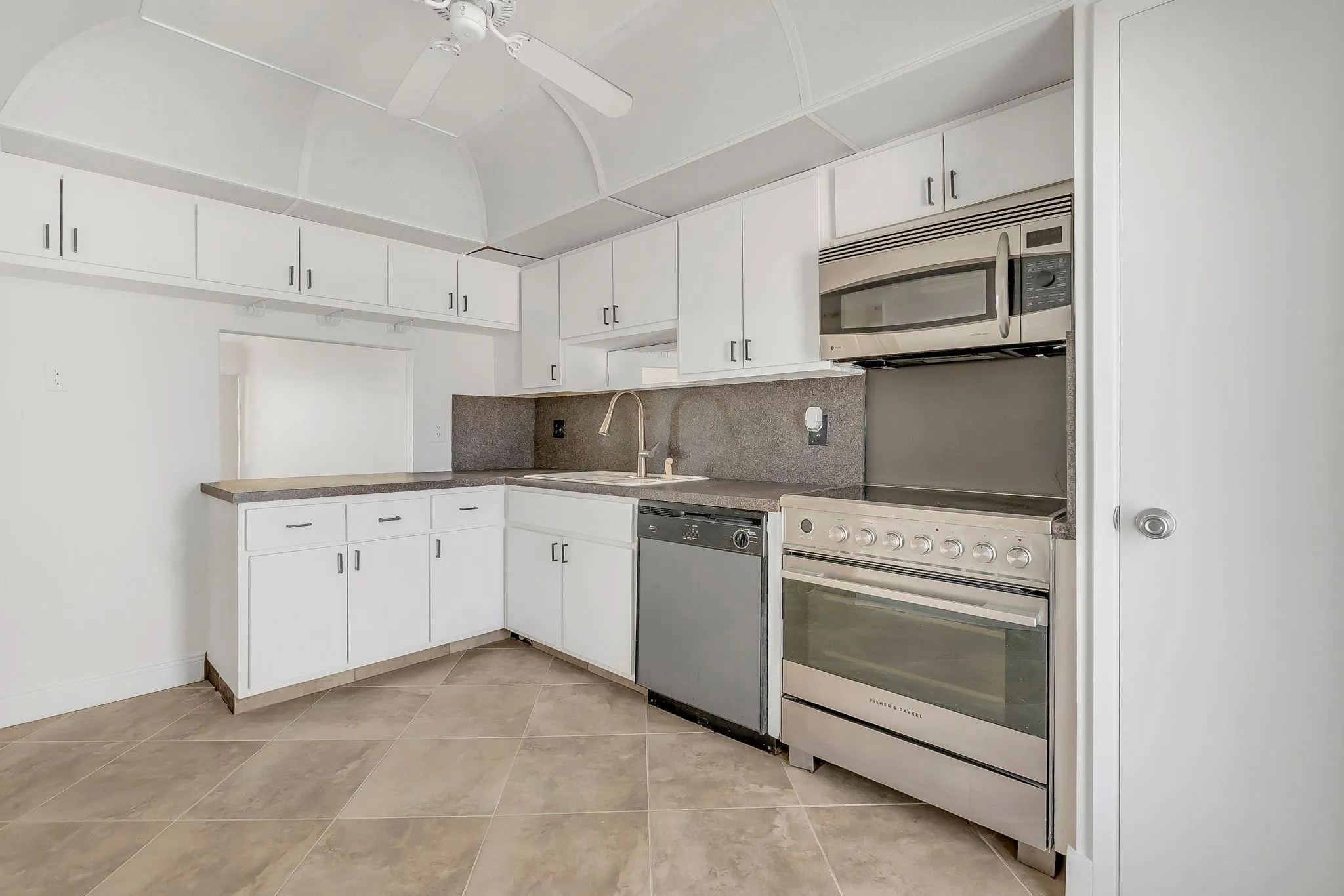 750 N Ocean Blvd, #1104