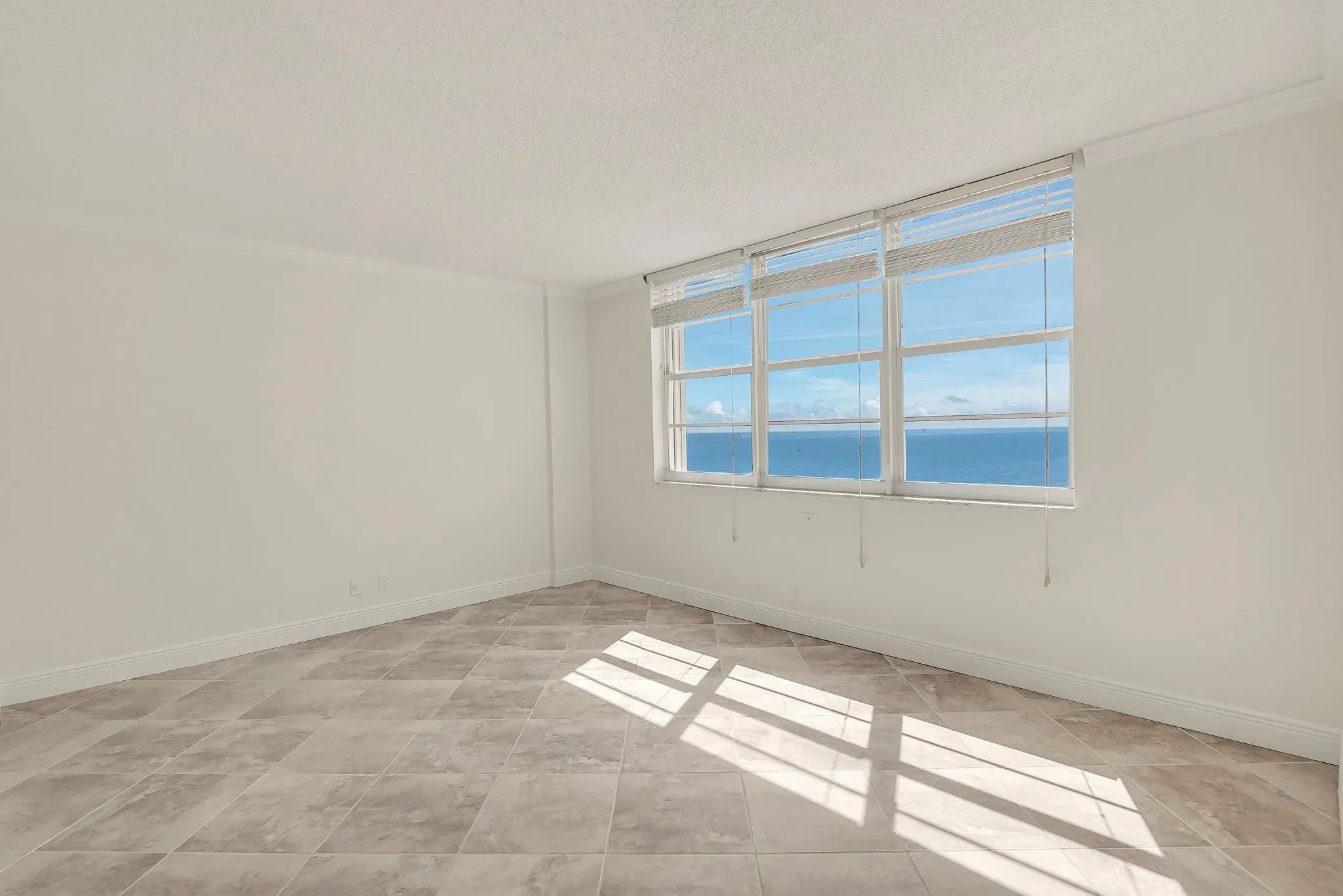 750 N Ocean Blvd, #1104