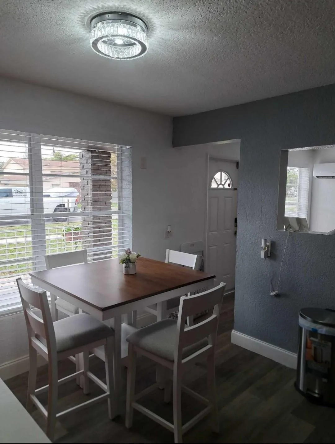 740 SW 10th St