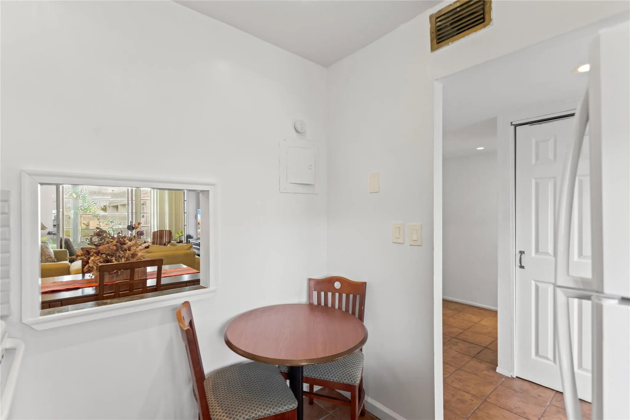 8280 Sunrise Lakes Blvd, #306