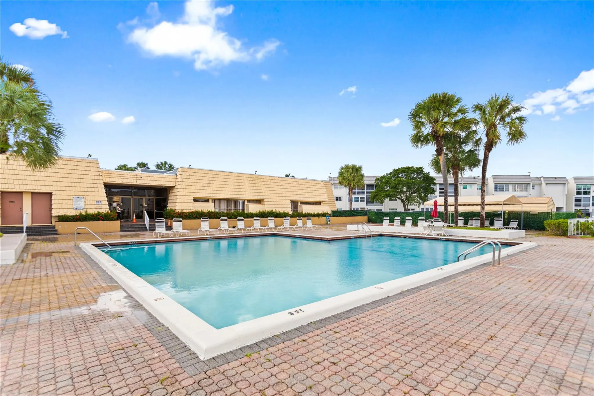 8280 Sunrise Lakes Blvd, #306