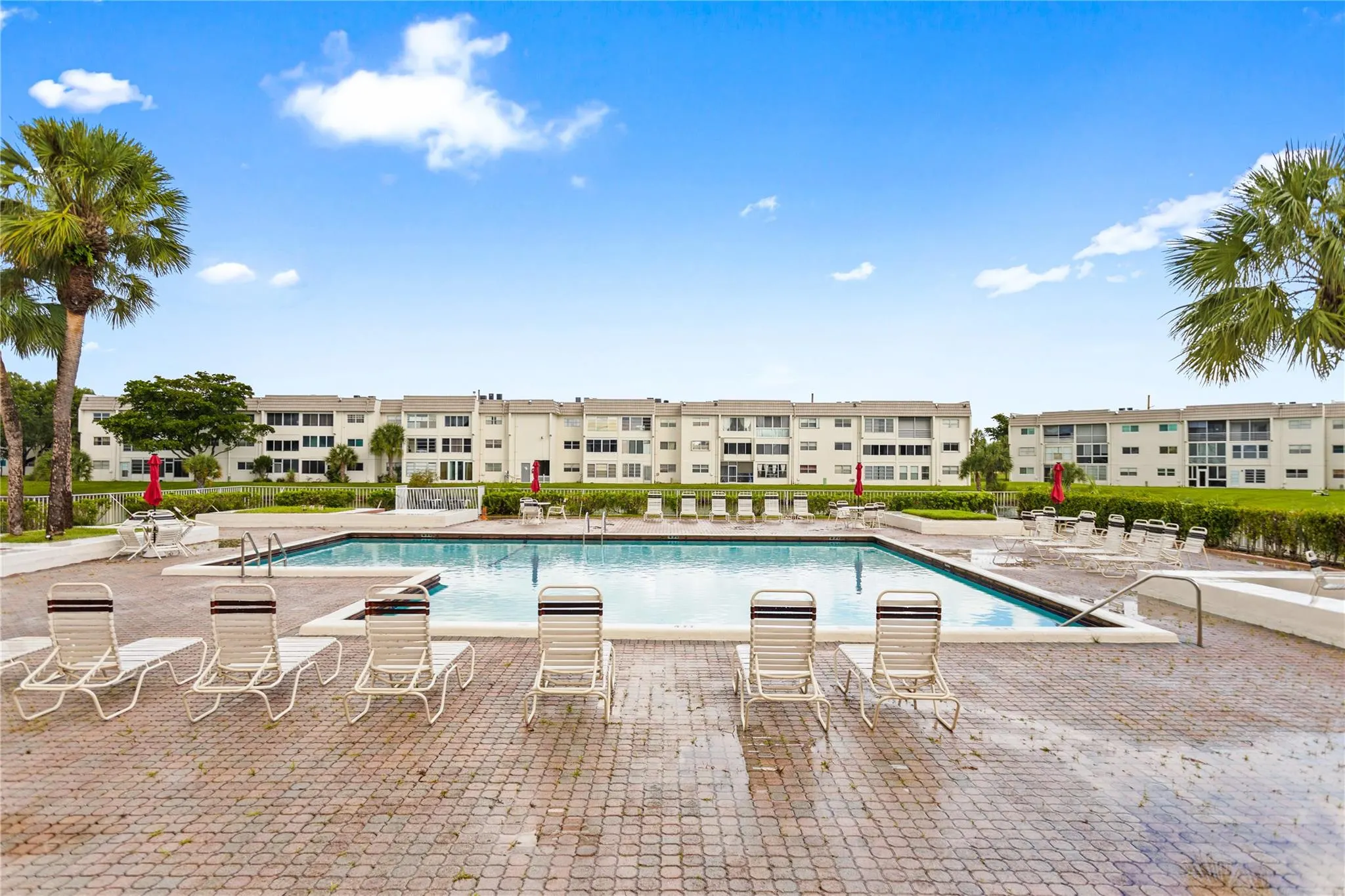 8280 Sunrise Lakes Blvd, #306