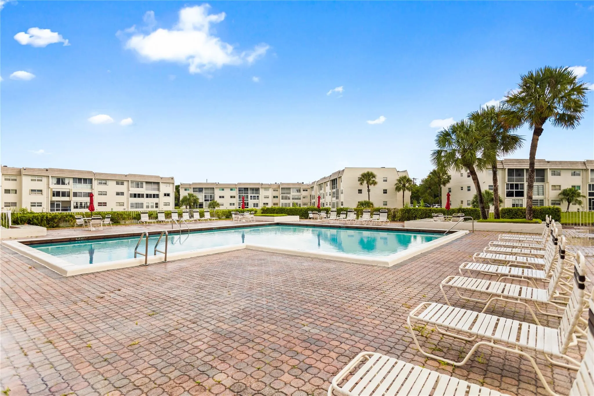 8280 Sunrise Lakes Blvd, #306