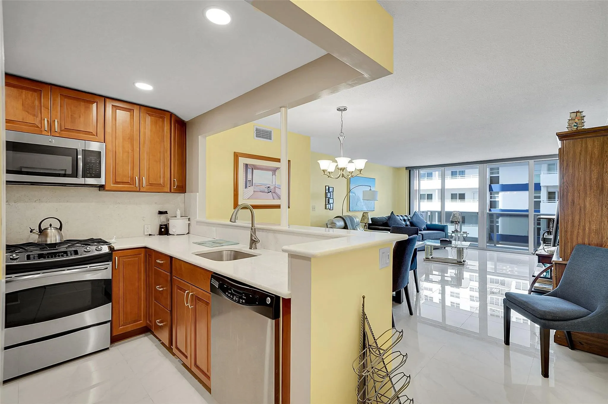 3140 S Ocean Dr, #609