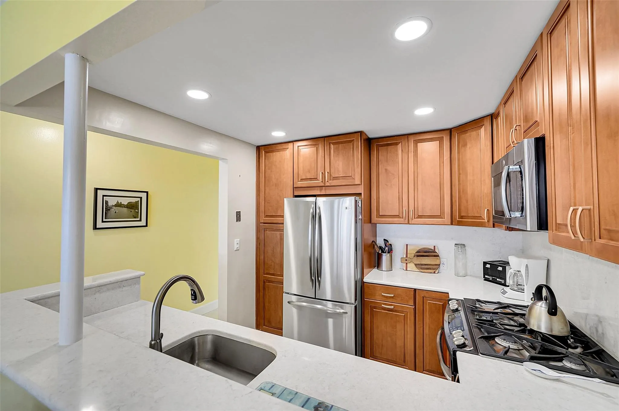 3140 S Ocean Dr, #609