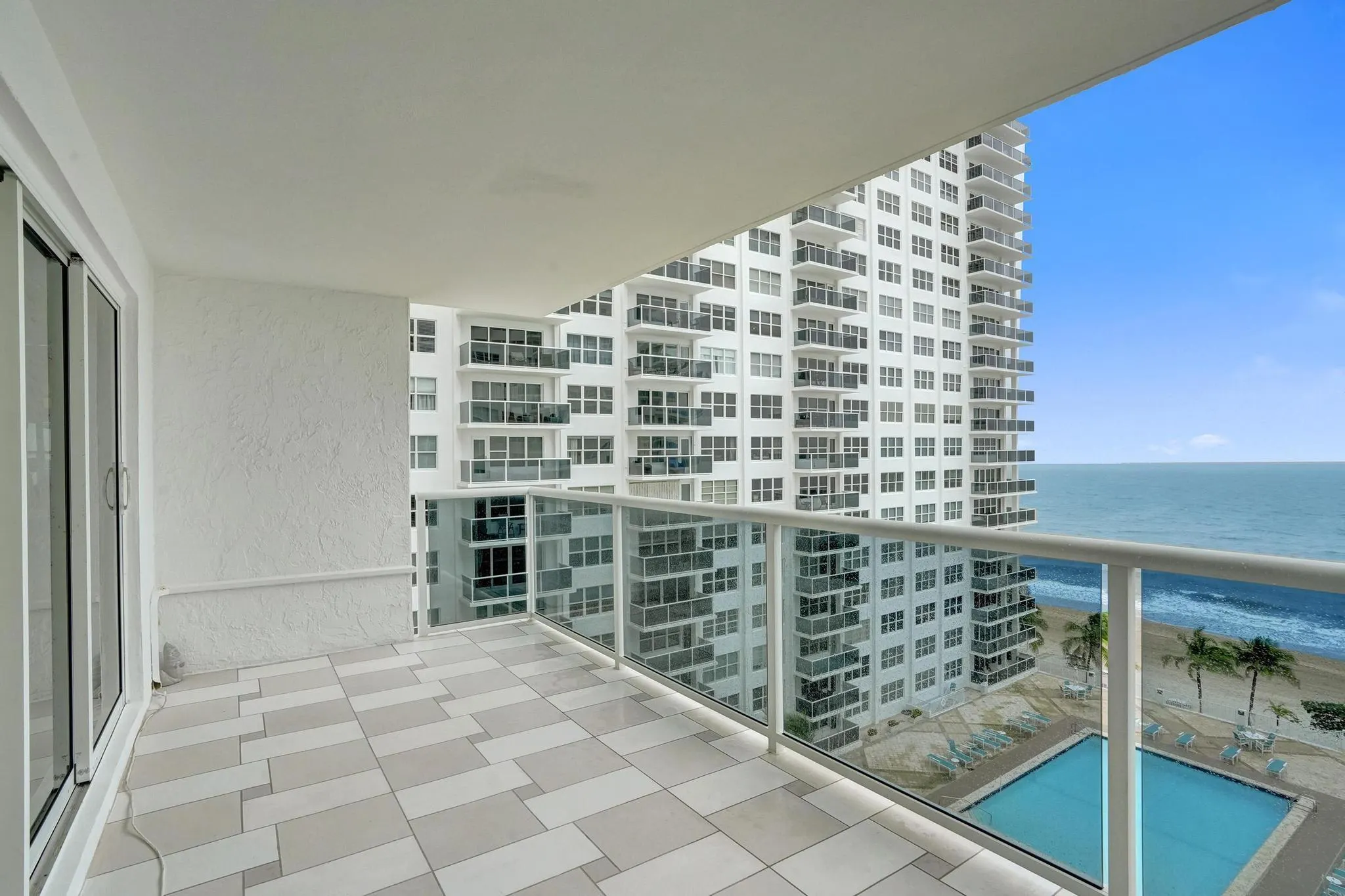 3500 Galt Ocean Dr, #807