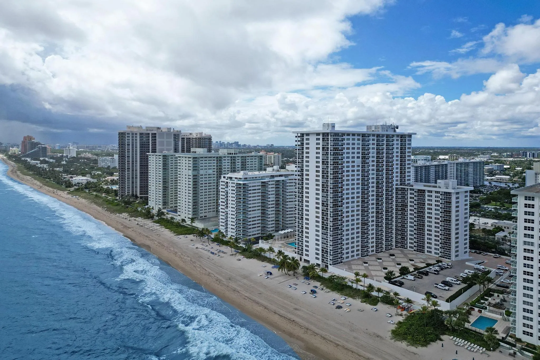 3500 Galt Ocean Dr, #807