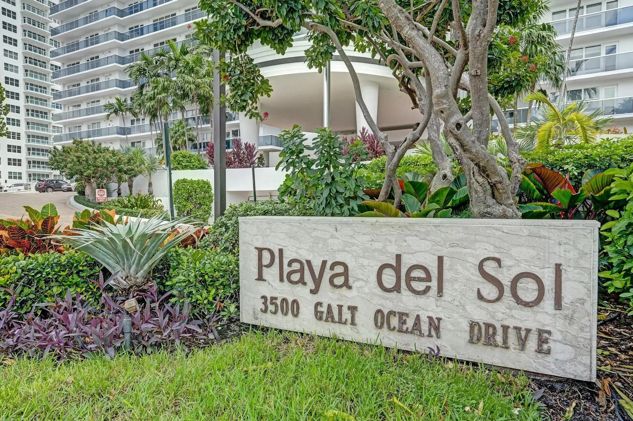 3500 Galt Ocean Dr, #807