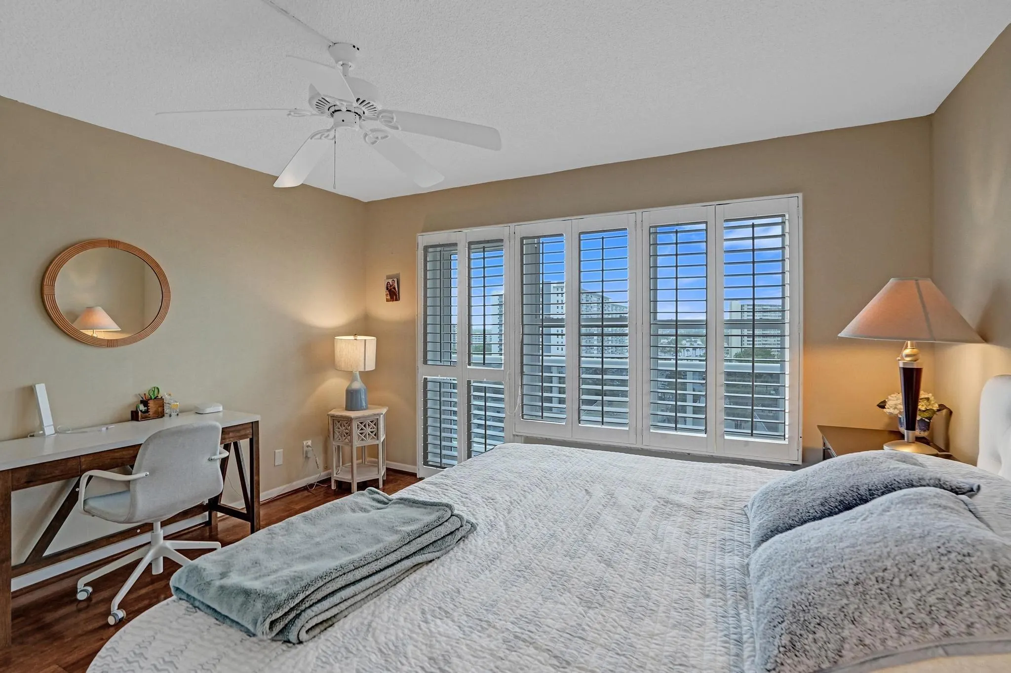 3500 Galt Ocean Dr, #807