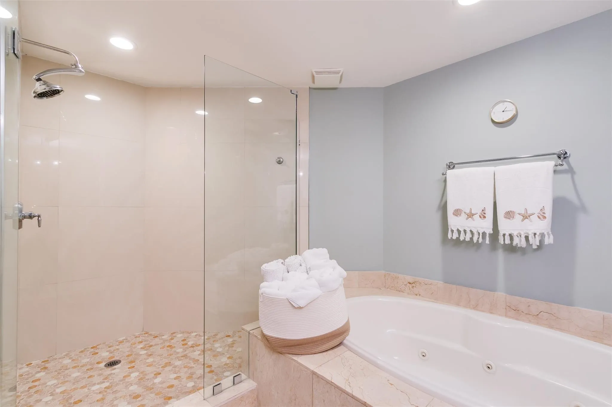 191 S Ocean Dr, #513