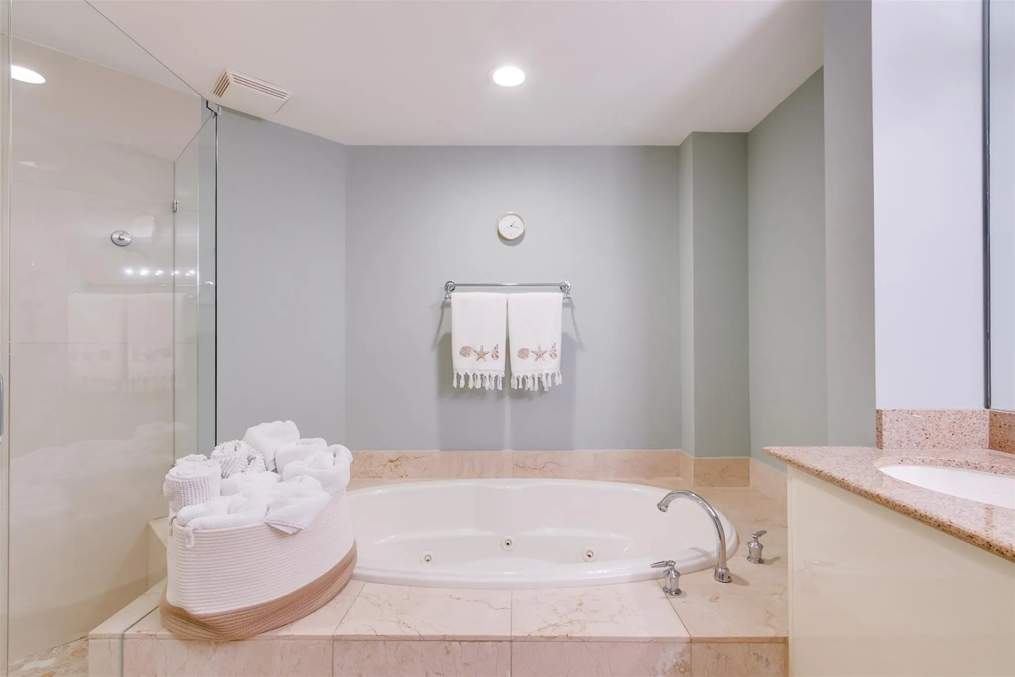 191 S Ocean Dr, #513