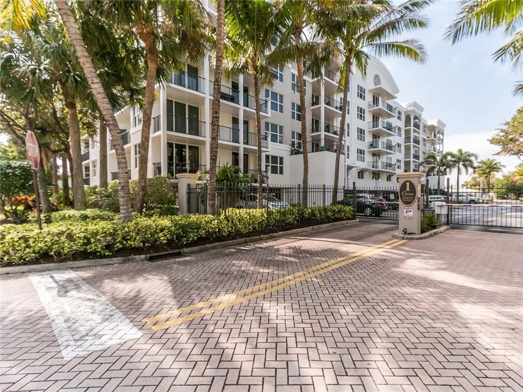 191 S Ocean Dr, #513