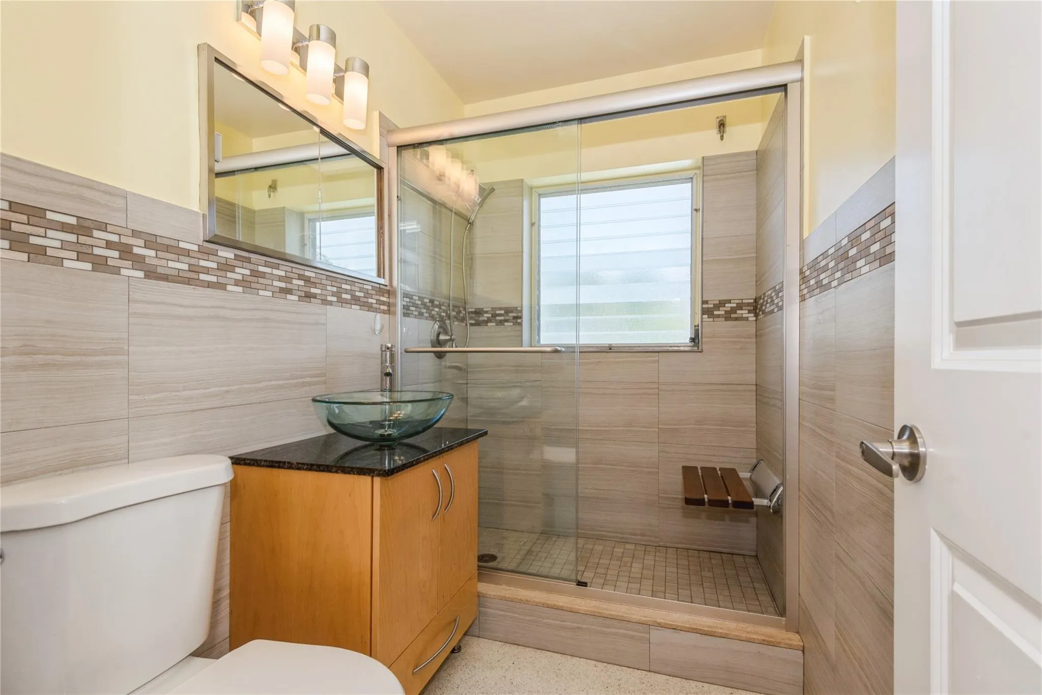 561 Bayshore Dr, #1