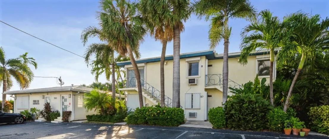 561 Bayshore Dr, #1