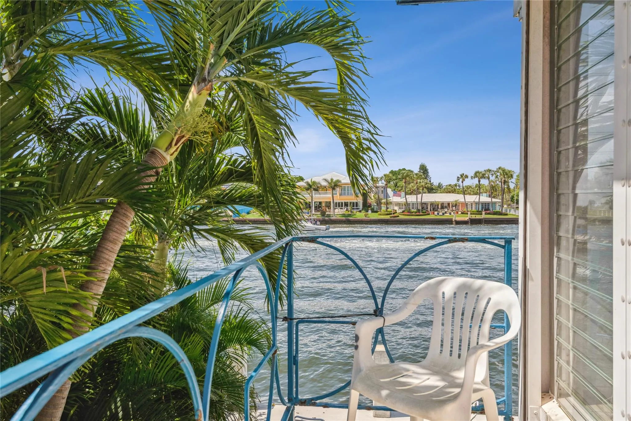 561 Bayshore Dr, #1