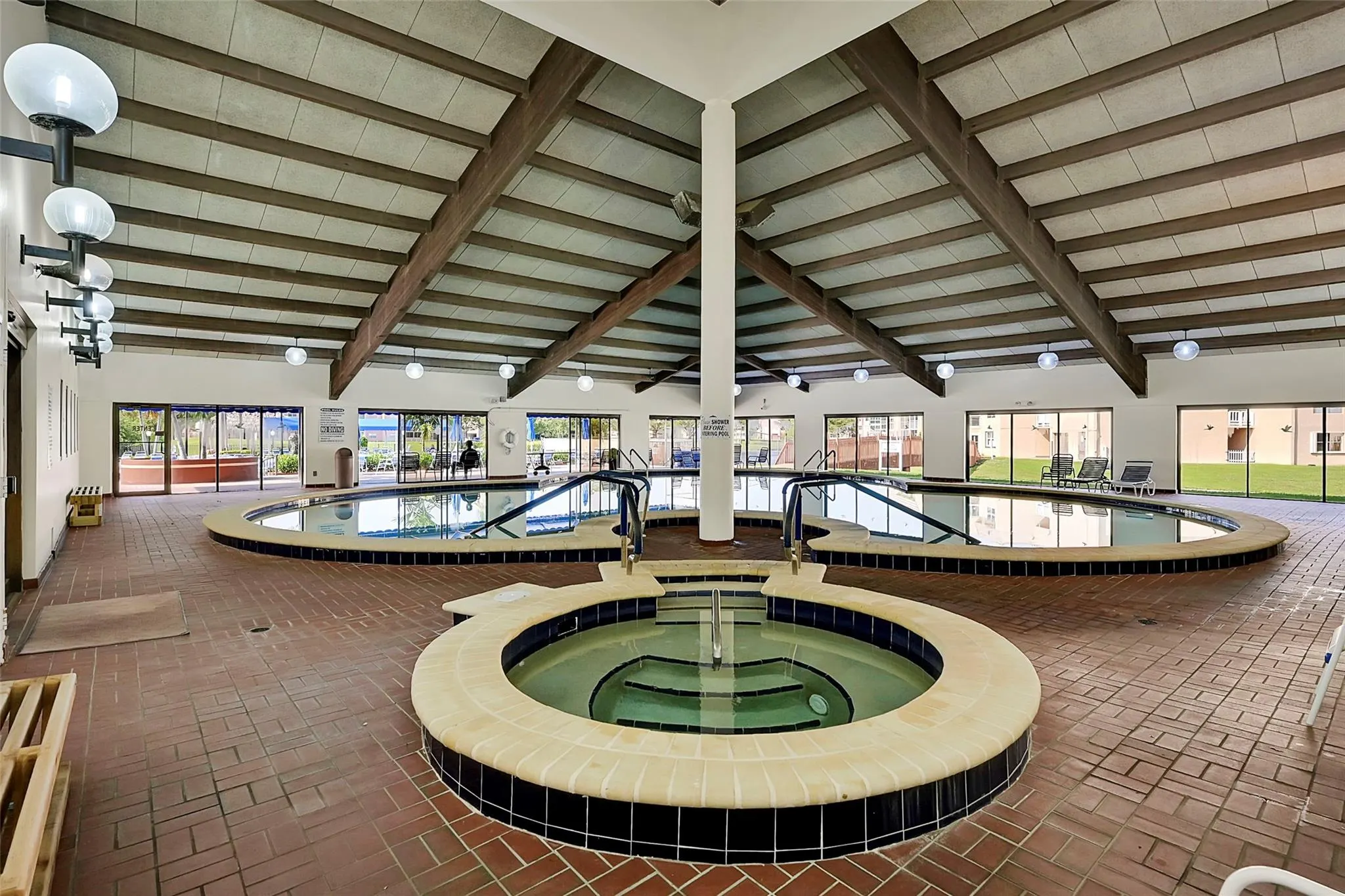 9061 Sunrise Lakes Blvd, #102
