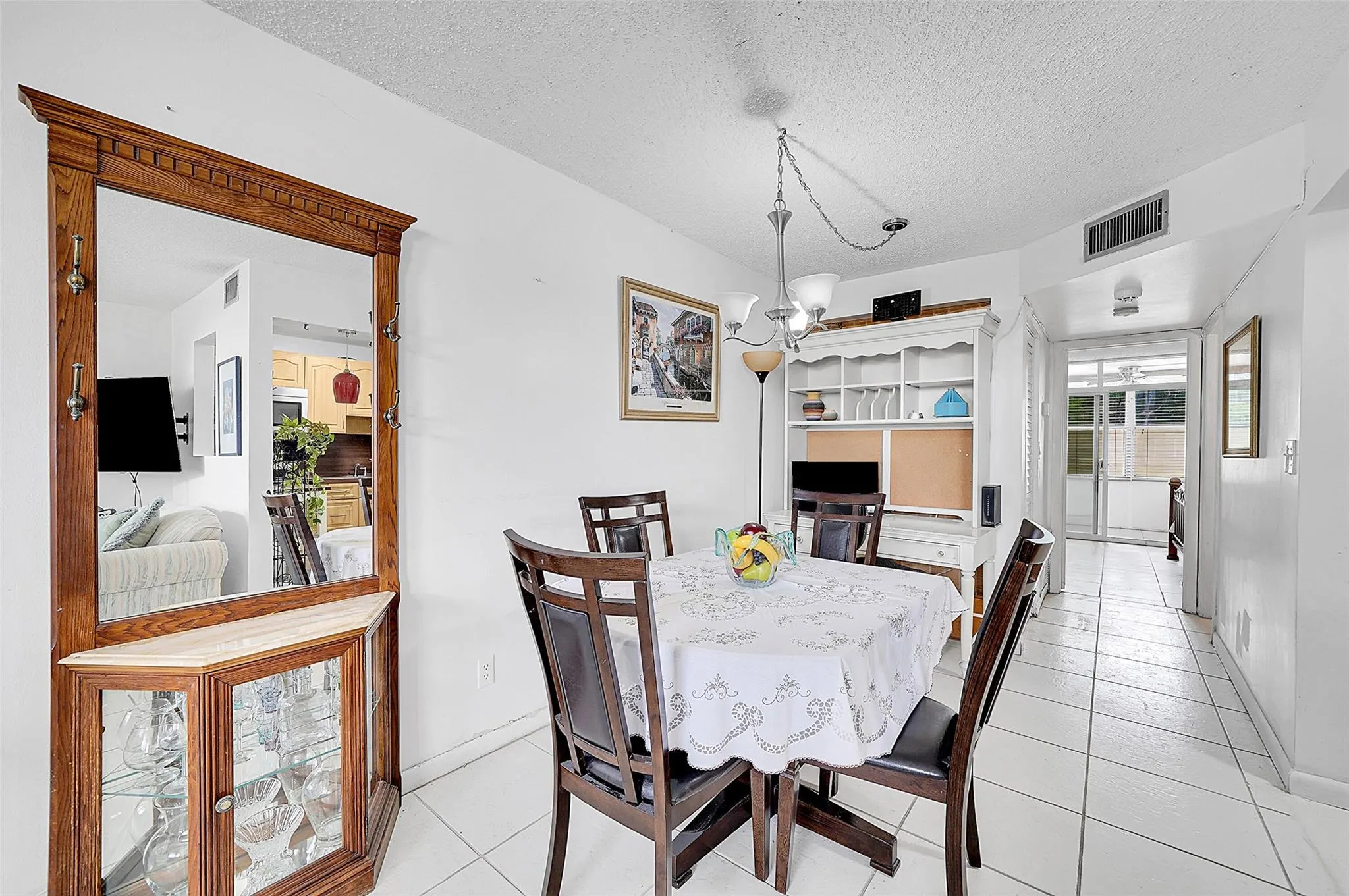 9061 Sunrise Lakes Blvd, #102