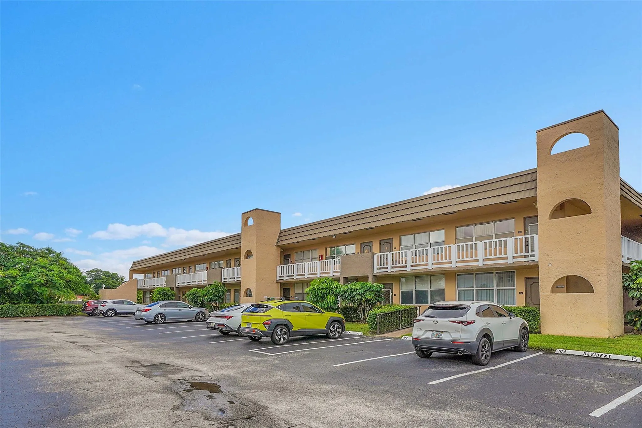 9061 Sunrise Lakes Blvd, #102