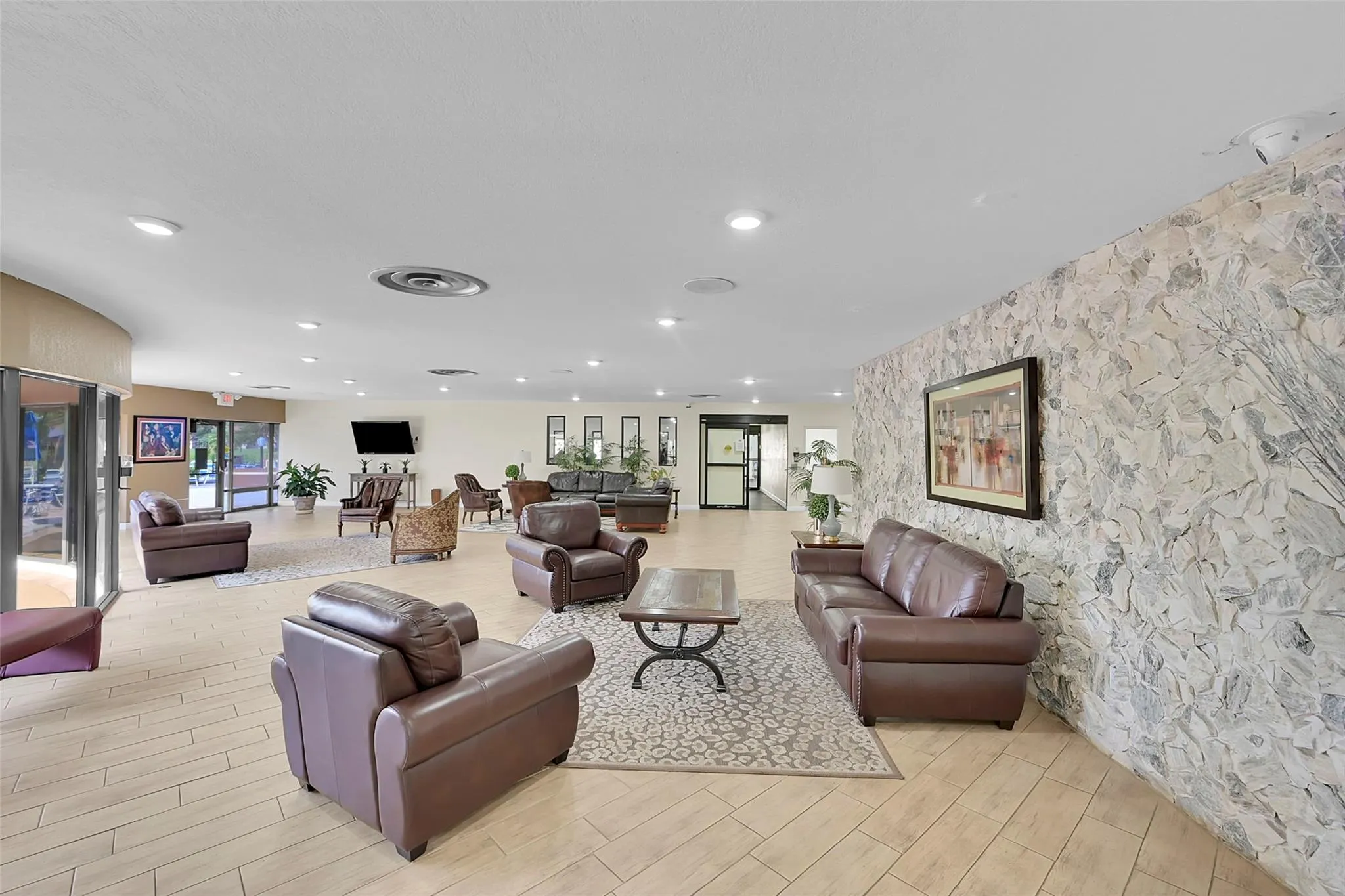 9061 Sunrise Lakes Blvd, #102