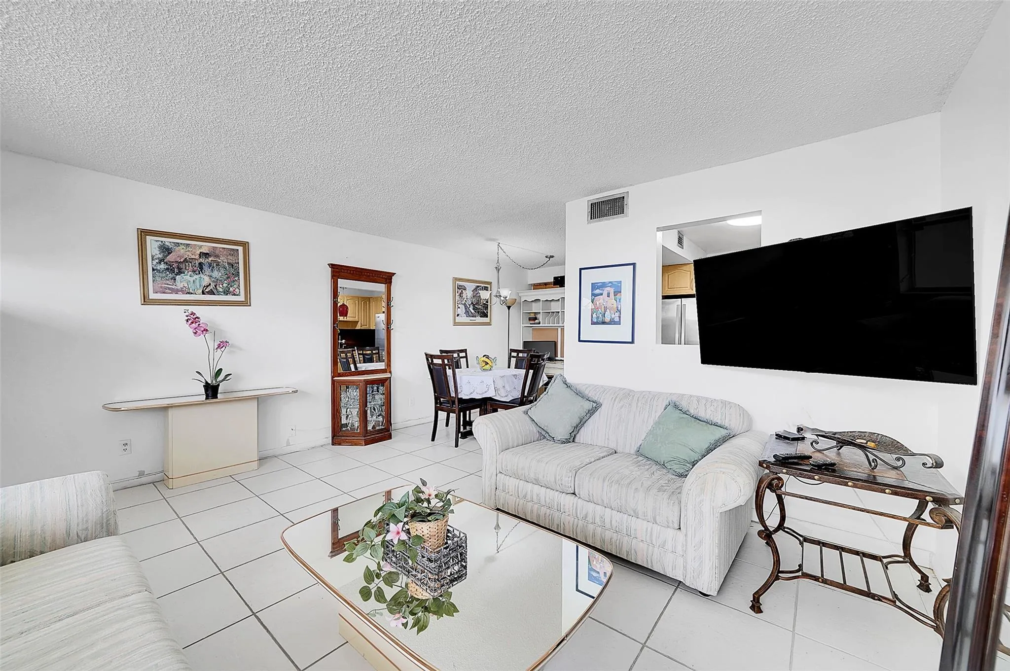 9061 Sunrise Lakes Blvd, #102