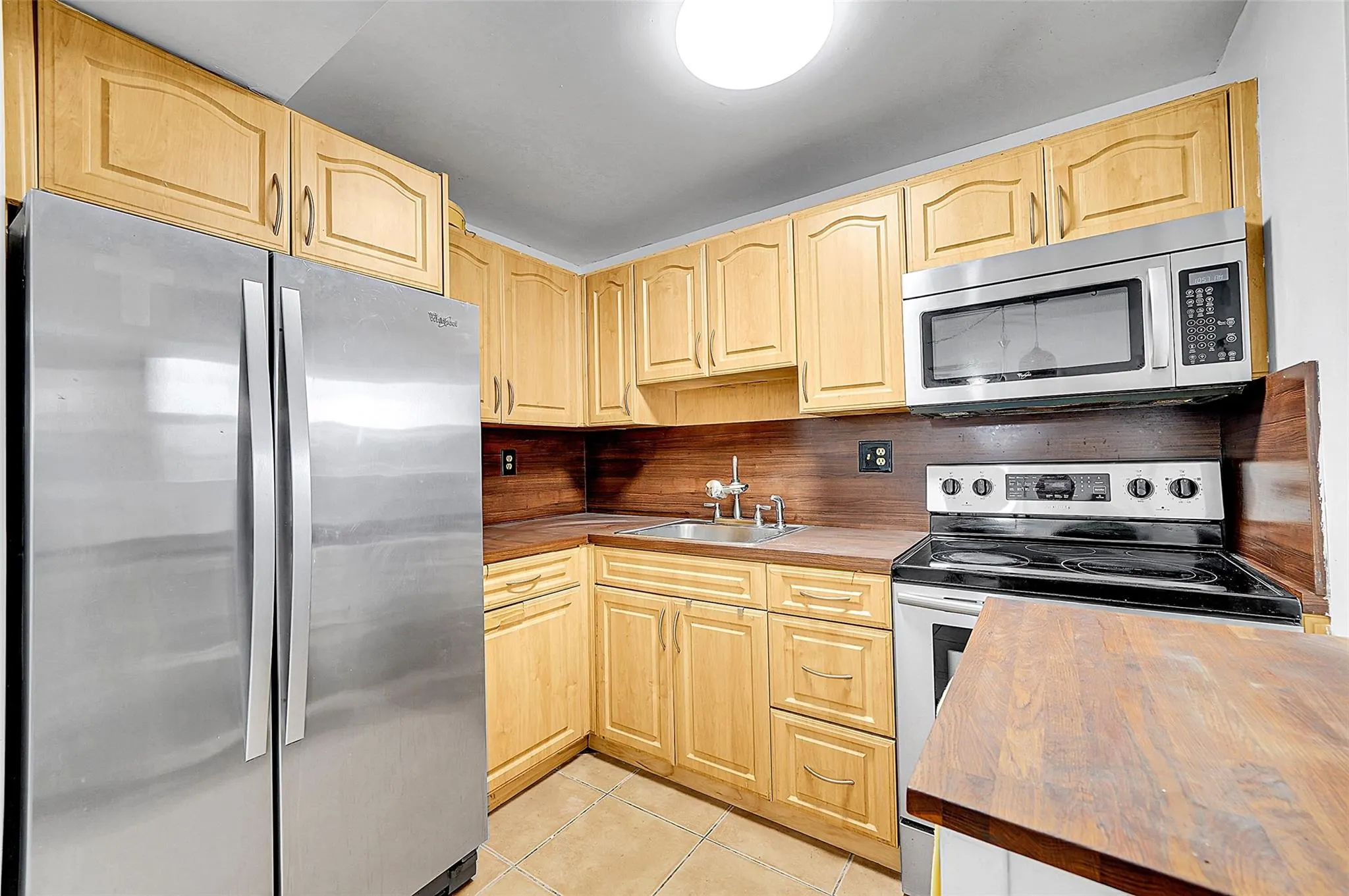 9061 Sunrise Lakes Blvd, #102