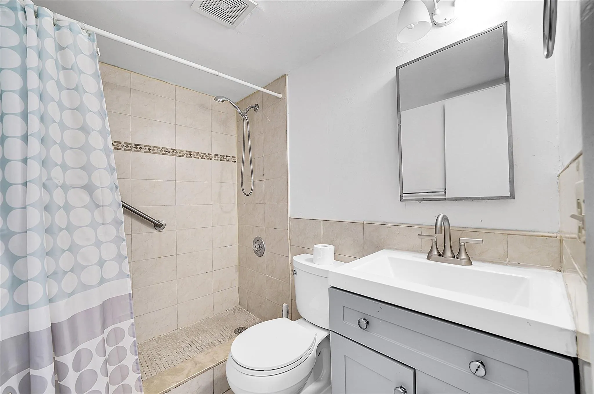 9061 Sunrise Lakes Blvd, #102