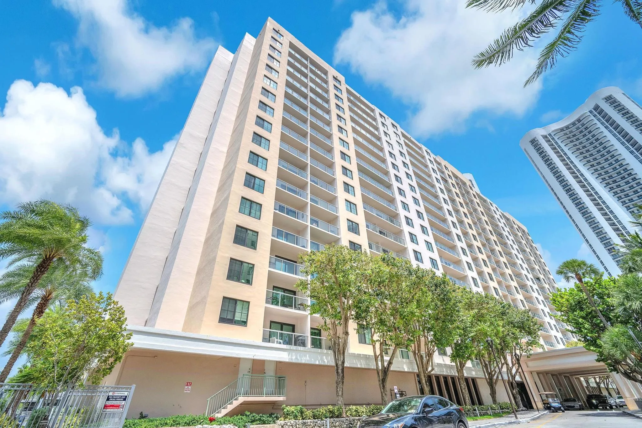 100 Kings Point, #720