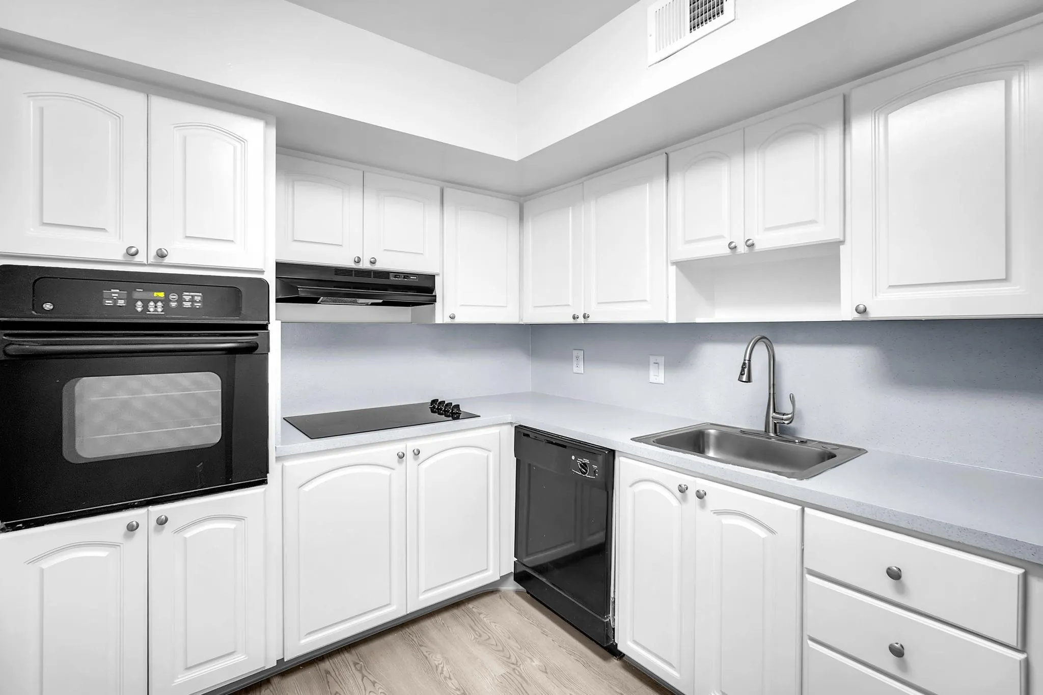100 Kings Point, #720