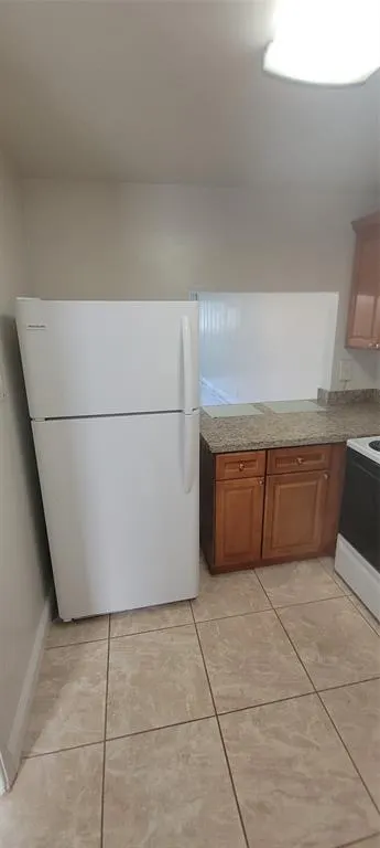 9421 SW Evergreen Pl, #102