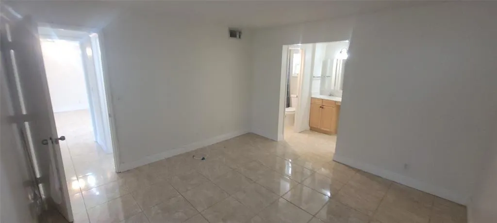 9421 SW Evergreen Pl, #102
