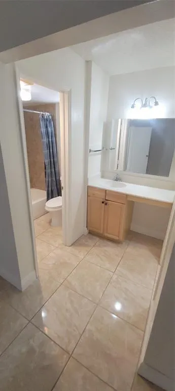 9421 SW Evergreen Pl, #102