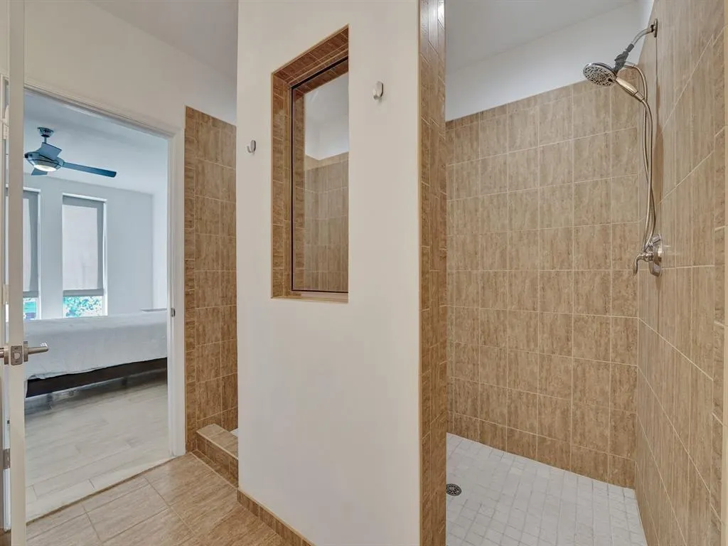 703 SE 16th Ct